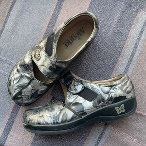 Algeria clogs